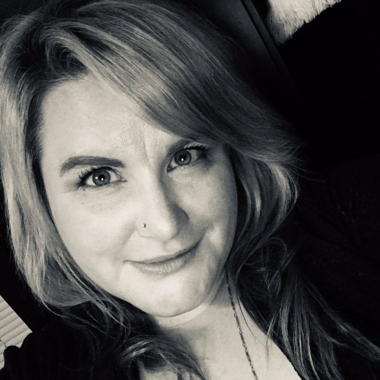 LaLaLaHemmings's profile picture. Teacher, singer, music enthusiast!