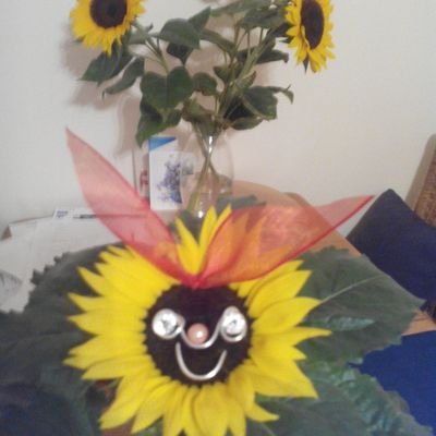 jabbelerina's profile picture. twittere was mich beschäftigt🤔

ich mag Menschen 😍
🎶 und #Linedance 💃  🤠
 #Minicamper 😀
#Hessen #Franken #RLP
💉 💉💉 💉💉