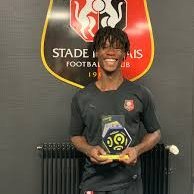 Pronostiqueur foot / tennis, occasionnellement basket / cyclisme. Fan du stade rennais et d'Eduardo Camavinga. https://t.co/eETZediXka