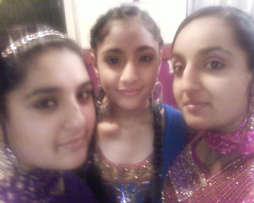 zayn_malik's profile picture. i'm from bradford and i'm 17 yrs old i love zayn malik and i hope i make friends on twitter!!!! =D