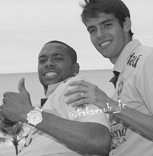 Fã Clube dedicado aos maiores ídolos do futebol brasileiro - Kaká e Robinho ♥ É fã também? Siga-nos!