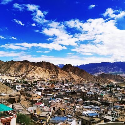 YoganandTiwari's profile picture. 