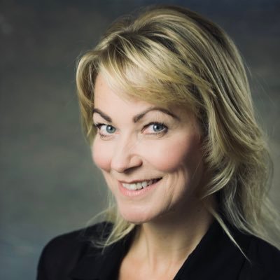 Owner @buffalo_dragon Actress luc@internationalartistsmanagement.co.uk & https://t.co/gTV6He2S53 producer enquiries marshyoungoffice@curtisbrown.co.uk