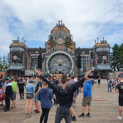 📍Paris
21 years old
🎶 Jumpstyle | Hardstyle | Rawstyle | Hardcore