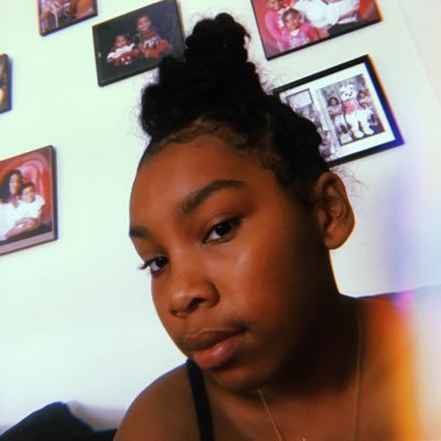 Amosc:brat_mela🦄💗!
Mind my own😽✨
Living life 🥳.