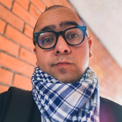 Web designer, amateur cook, at home barista, not quite an artist. I make awesome coffee and pretty good websites he/him