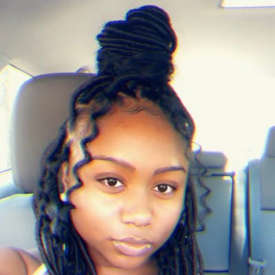 MaliCharlene's profile picture. I deserve the world so ima give it to myself. |#FreeJrock♥️