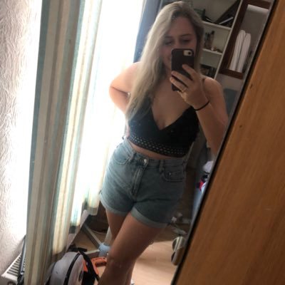 Thaisie12's profile picture. Dramatic woman with a successful heart. 💗