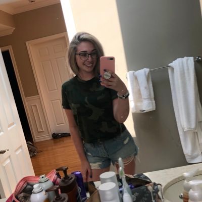 carrlygraham's profile picture. way more gutty gutty than buddy buddy