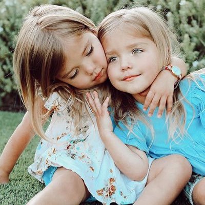 TheFisherTwins's profile picture. Official account of Taytum & Oakley Fisher!! 3 year old cute identical twins 👧🏼👧🏼 Ran by our mommy @Mad_Bontenpo & our daddy @KylerSFisher