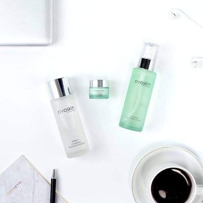 Avoskin produk kecantikan yang berkomitmen untuk memberikan produk terbaik dari bahan alami yang berkualitas. Produk ini aman untuk ibu hamil dan menyusui 😊🙏