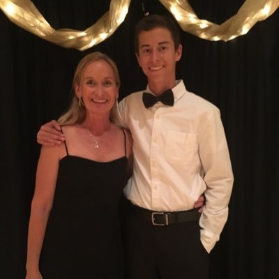 Follower of Christ♥a mom♥English teacher♥BLESSED beyond anything i deserve♥God is GOOD!