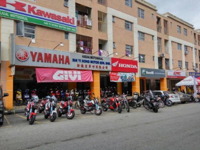 Try our best to promote a dream bike to Twitter members!! welcome to our room , let us give u a good advice and BEST PRICE!
*NEW BIKE
*USED BIKE
*INSURANCE
