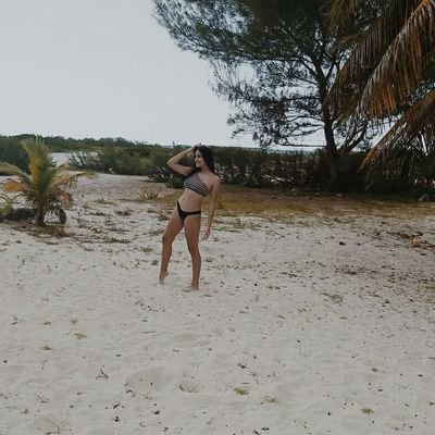 ClauCisneros7's profile picture. 10•sep•18📌
                   »always with a smile»
