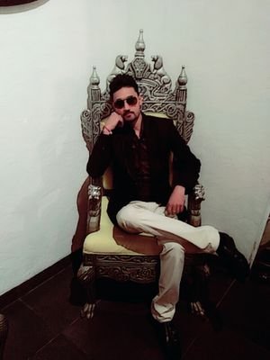 PriyeshShrimal's profile picture. मैं शख़्स कोई ख़ास तो नही, पर ज़िंदगी मेरी इतनी आम भी नही 😎