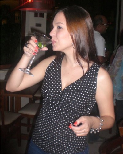 AneliseLuchesi's profile picture. Não faz sentido dividir as pessoas em boas e más. Pessoas são apenas encantadoras ou monótonas...