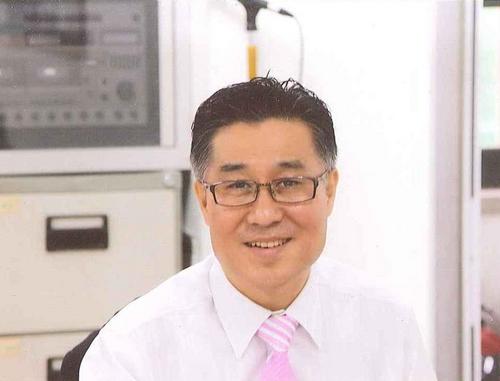 저는 현재 농심기획 대표이사로 근무하고있고 두아들을 둔 평범한 가장입니다