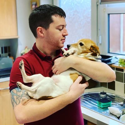 Gwleidyddiaeth a lot o falu cachu. A chydig o gemeg acshyli. 🏴🏳️🌈