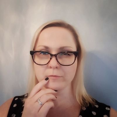 #Communications + PR Gal | Former Mayor Hazel McCallion Comms staffer | #freelance writer | L❤ver of interior design, baking + real estate
