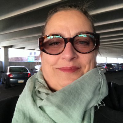 jonovelli's profile picture. performance junkie, wordsmith, cranky femme