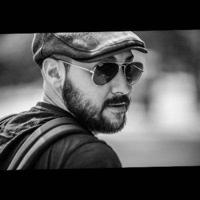 📷 Photographer - ✍🏼 Illustrator / Concept Artist ◾️ Design Enthusiast ◾️Currently : Austin, TX ◾️ Tesla Investor ◾️ SpaceX Fan ◾️ ig: artsimage