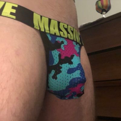 I'm always horny, 43yo, living in Long Island NY, like to have fun, like to take pics while I'm horny, but mainly retweet shit I find hot. 🔞