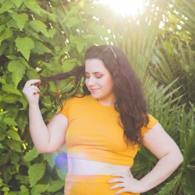 👩🏻💻Developer que tiene un blog de cosas totalmente random ✨🖤 Maquillaje, moda, lifestyle y croquetas. - Más flores y más libros -