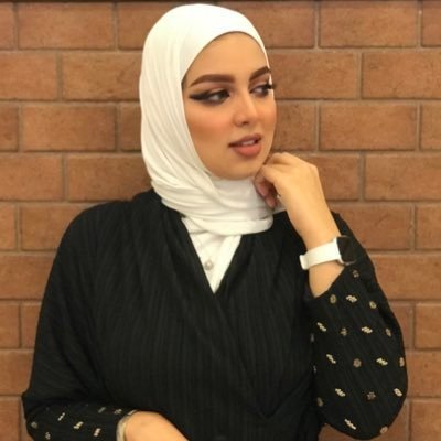 فَأحدُهُم يَراكَ شَيءٌ عَادِيّ , و الآخَرُ يَراكَ الجَمالُ بِعَينهِِ ••ﮩ♡̸ Insta:noonii.aladly 🇹🇷🇰🇼