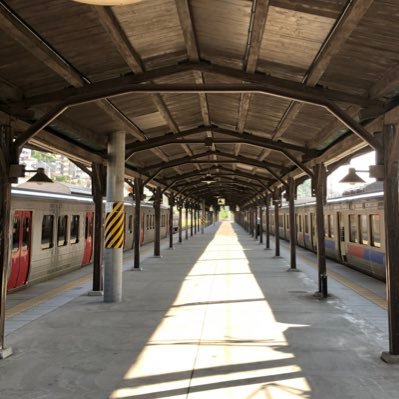 2020年に東京→長野に引越した3人家族の母です。鉄道/旅/整理収納（整理収納アドバイザーは2級のみ）/インテリア/細かいことが好きです。 息子は8歳小鉄。長野良いとこなので定住を決め、楽しいところを開拓中〜(´∀｀)