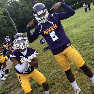 €RAZ¥🎱 6’1 215 DE/OLB ‘21 Aiken High School 😈🦅 #FearTheSwoop #SwoopCity