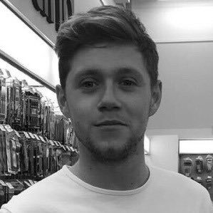 Missing 1D but still love them. JDB followed me , Janoskians 3/4 btw Niall Horan is bae and Louis Tomlinson is sex