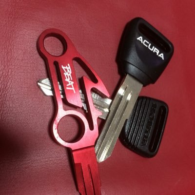 NEON_44's profile picture. フィットとPCX乗り。休日はその辺ぶらぶら。物が多く捨てられない人。広い家が欲しい。