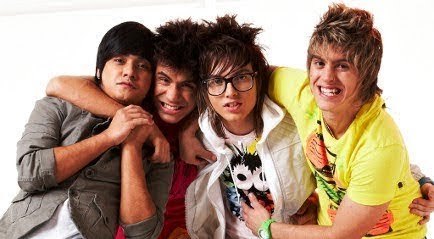 esse fco foi oficializado por @pelanzarestart ...
donas:Rafaella Stanford  e Roberta Ohlaif  ;D 
Oficializado: 12/05/2010