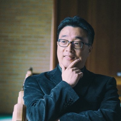 나는 데본이라는 한 아들을 둔 독신 아버지입니다
나는 한국을 사랑하고 한국인 친구를 갖고 싶습니다