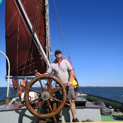 SiDeards's profile picture. Spurs, Sailing, Cricket and all round IT Nerd. My opinions are my own and usually suck 🤣😂