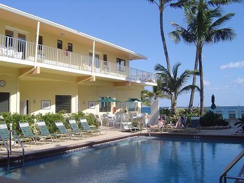 Super-clean rooms on a pristine beach in sunny South Florida!