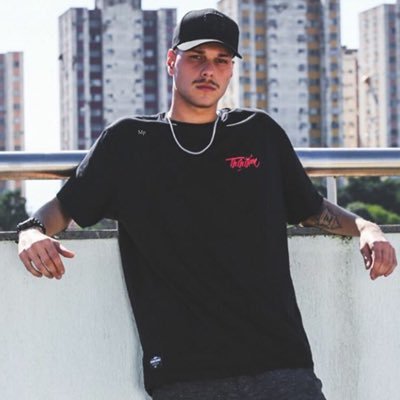 CaiqueLaham's profile picture. 011 é do DDD