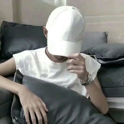 Aeolus82721425's profile picture. 大千世界,无奇不有。刚入推,有妹子吗?