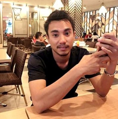 •Pribadi yang selalu berusaha untuk berpikir positif, percaya diri dan optimis•.\Bumi Alloh