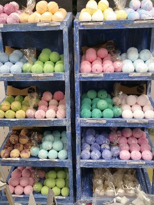 FablousBe's profile picture. Bodycare with a conscience!  Shop in Barmouth, Wales selling Bath Bombs, Hand Made Soaps and Shampoos and an array of other eco friendly products and gifts.