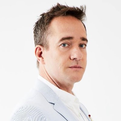 This is run by the people of https://t.co/wl9IxUUeR3 and posts only about Matthew Macfadyen