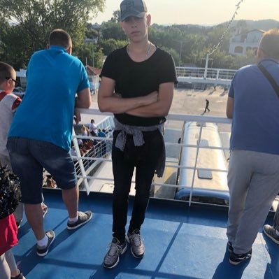 shone_vozd's profile picture. @Apple ❤️❤️ Using 2012 MBP / iPhone XR / iPad Air 1