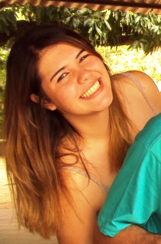 Estudante de odontologia, flamenguista, cinéfila e comilona. Apaixonada por livros, perfumes e amo uma boa noite de sono!