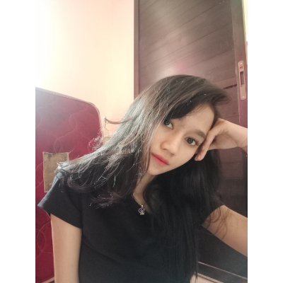 euishars's profile picture. 