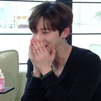 황만믿고간다 (@awesomehmh) 's Twitter Profile