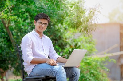 I’m a web designer and web developer with years of professional experience in the design industry