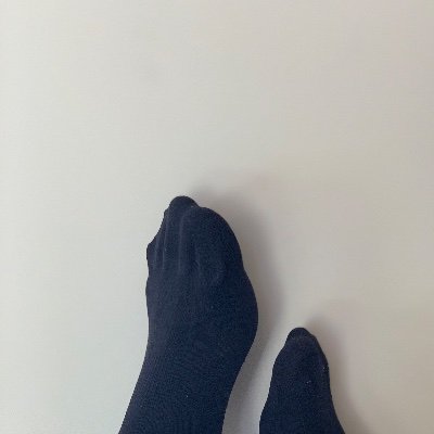 Hey, i sell foot pics 🔥 can make some customized photos and videos ❤️ PayPal only loves