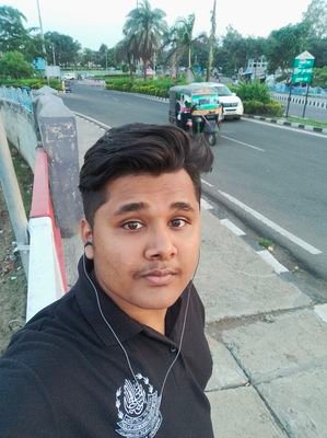 AdityaS84557924's profile picture. finding something interesting 😏😏😏😏