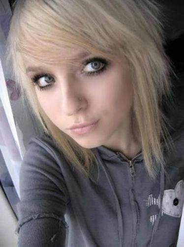 Charliev7's profile picture. Hey my name is Charlie Hanna, im single and looking to meet some cool guys