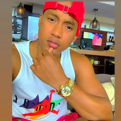 riquelvi's profile picture. 